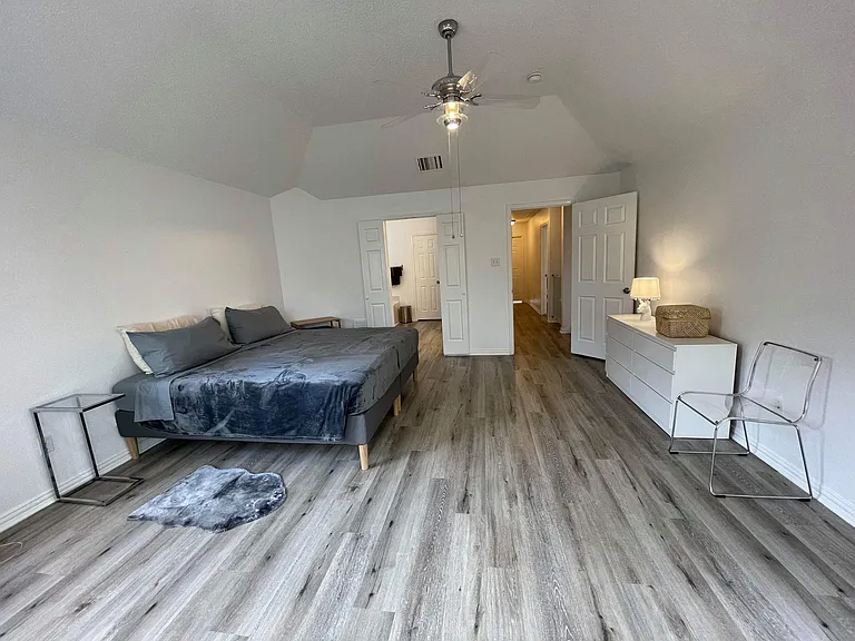 Rockcrossing Ln — Photo 3