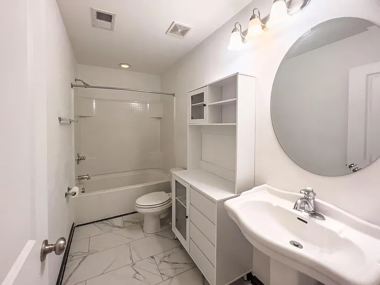 1776 Towne St — Photo 15