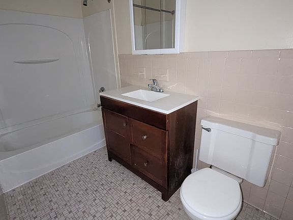 5th image of 466 Main St #6