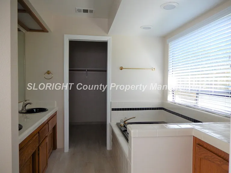 1662 La Vineda Ct — Photo 14