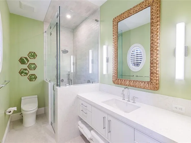 2904 Tiburon Blvd E — Photo 26