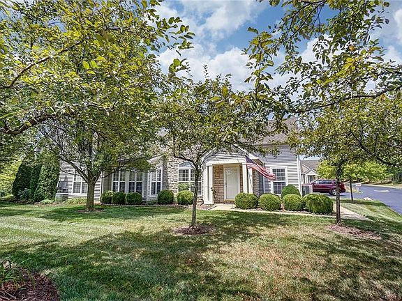 3rd image of 203 Broadleaf Cir