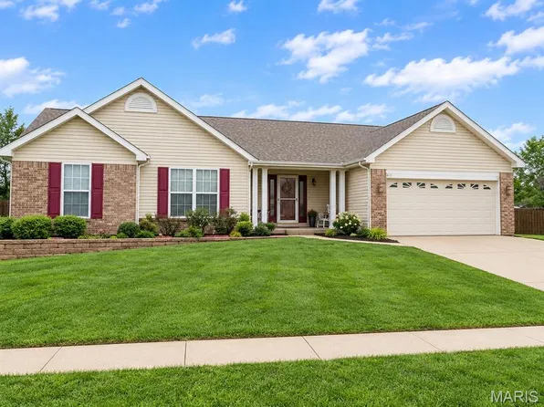 403 Autumn Farms Ct, Wentzville, MO 63385