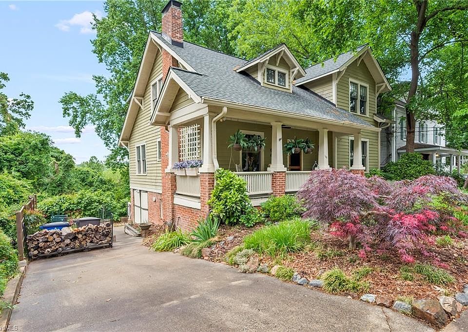 1st image of 162 Piedmont Ave