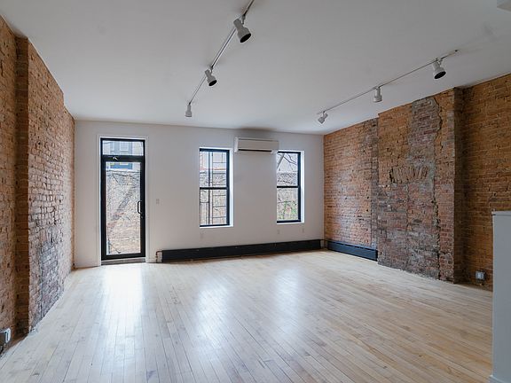 2nd image of 825 Quincy St #1