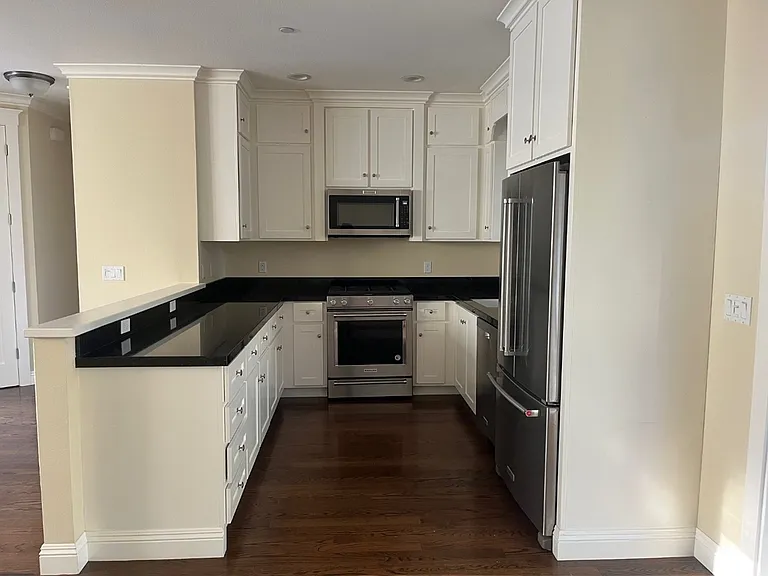 954 Boccoli St — Photo 4