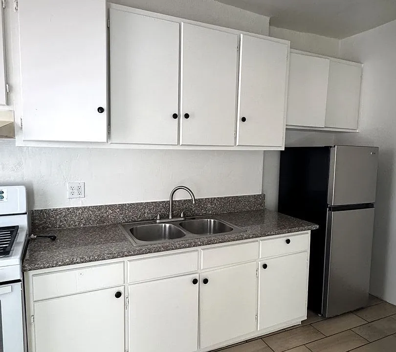 718 S Alvarado St #302A