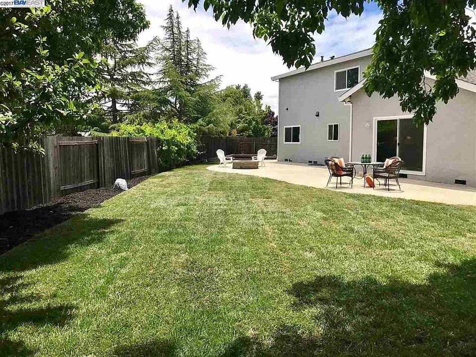 53 Bigelow Pl