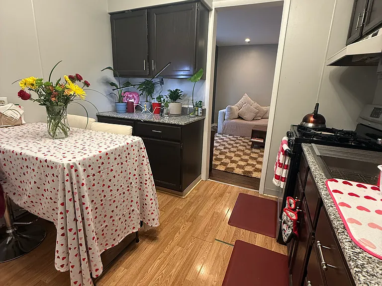 92 Traymore St #2 — Photo 3