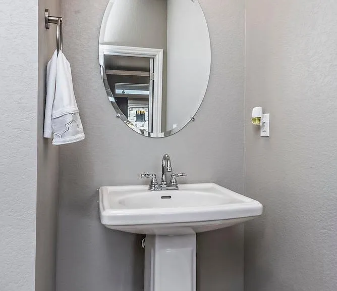 Willow Point Townhomes — Photo 11