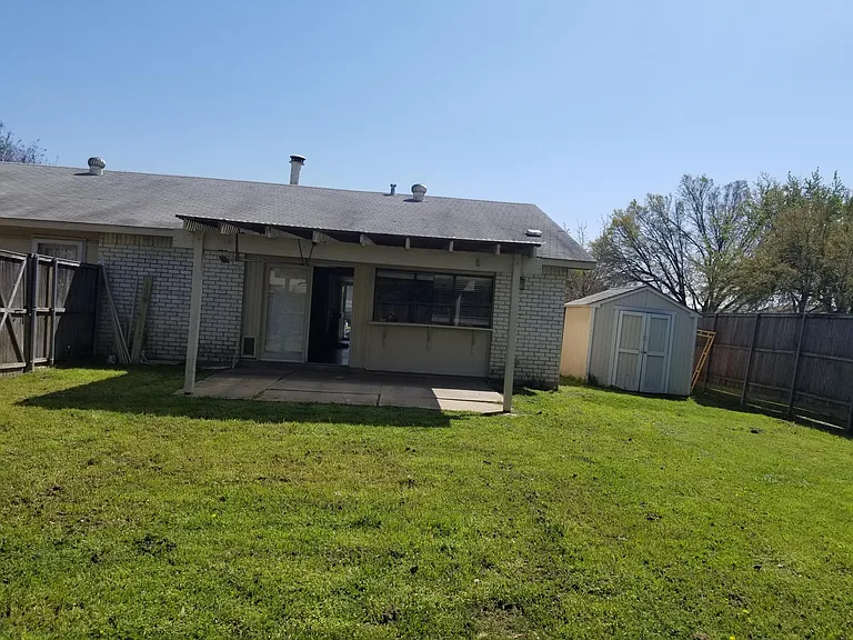 6501 Butterfield Ct — Photo 3