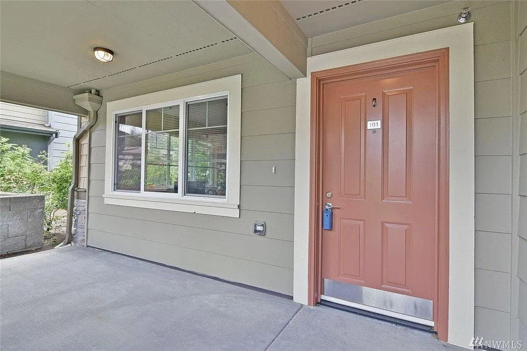 2 bed, 1019 sqft, $2,900 — Photo 2