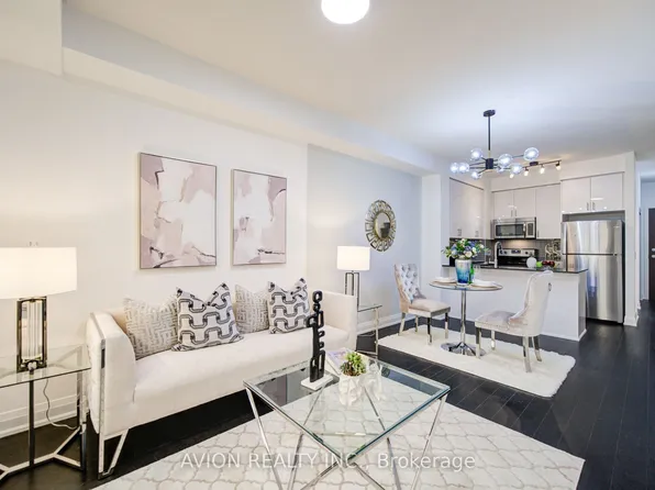 9582 Markham Rd #907, Markham, ON L6E 0T4