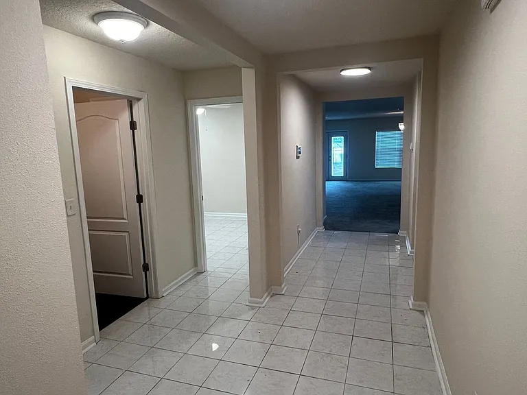 239 Brooklet Cir — Photo 3