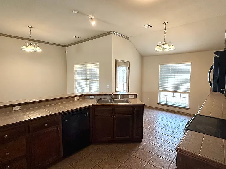 2145 Scissortail Landing Dr — Photo 5