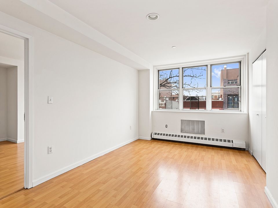 1st image of 2737 27th St APT 2G