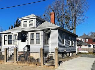 14 Busby St, Pawtucket, RI 02860