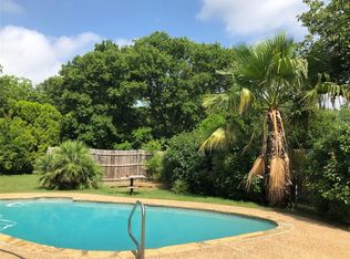 1212 Rumfield Rd, White Settlement, TX 76108