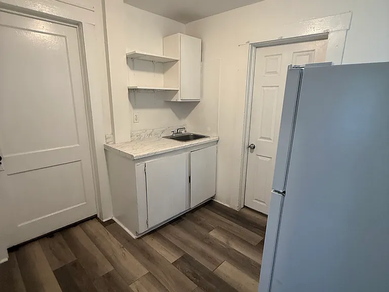 2306 E 2nd Ave #5 — Photo 2