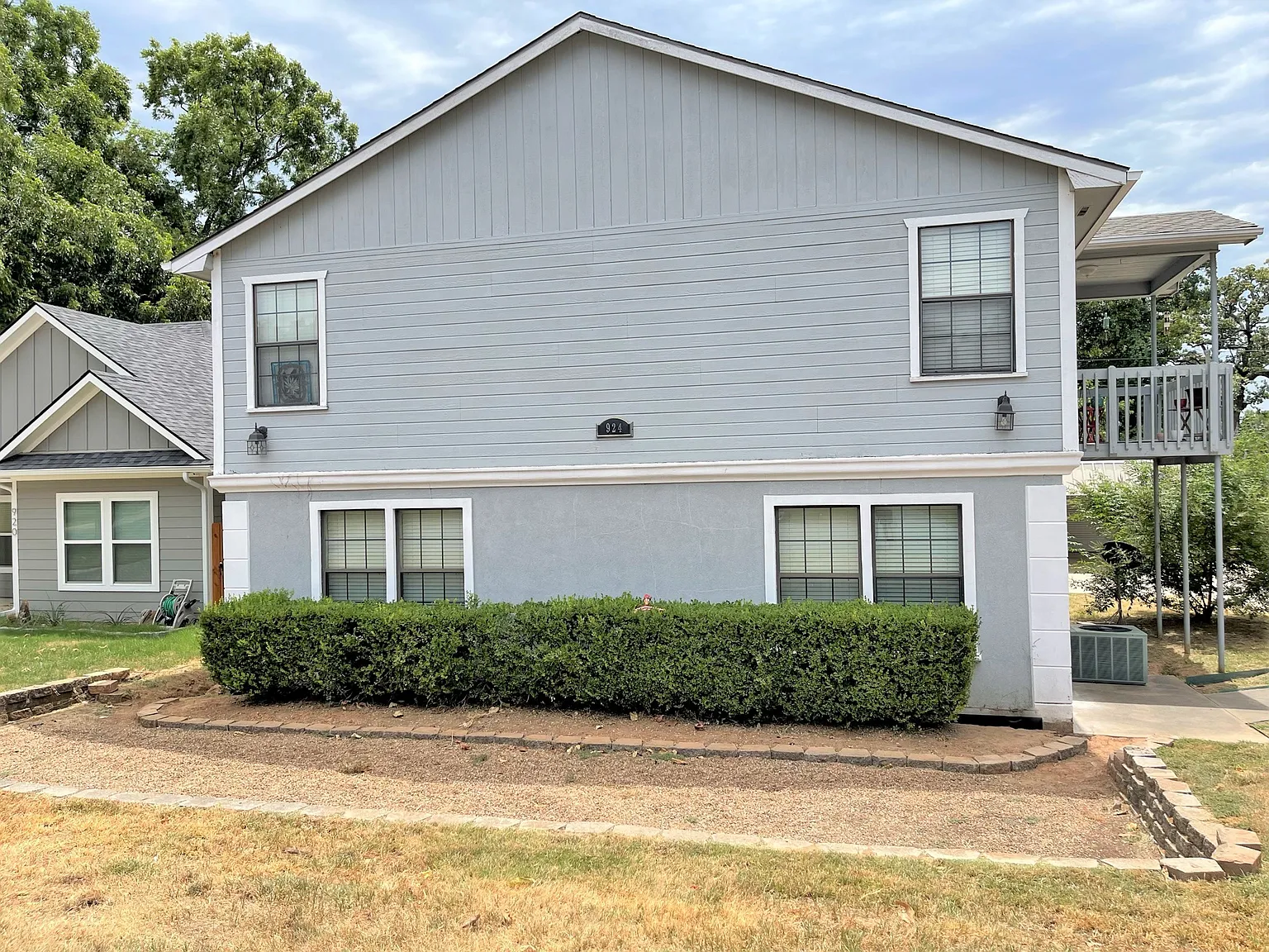 2 bed, 735 sqft, $1,095 — Photo 1