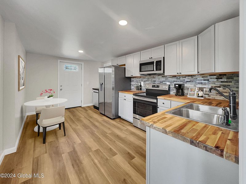 5th image of 34 E Tremont Street