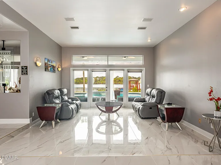 3548 N John Anderson Dr — Photo 11