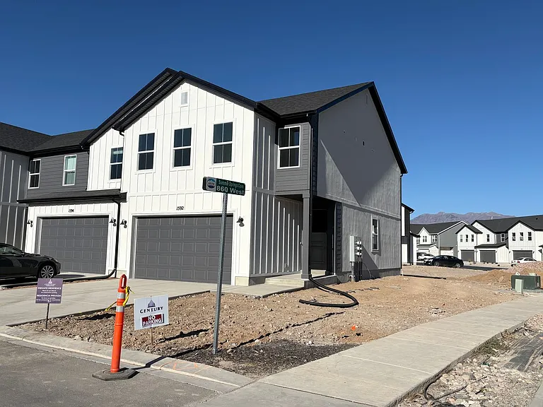 1592 N Summer Springs Cv — Photo 44