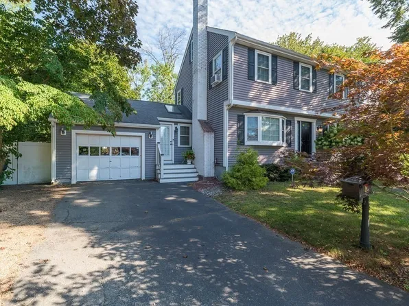 10 Donegal Cir, Danvers, MA 01923