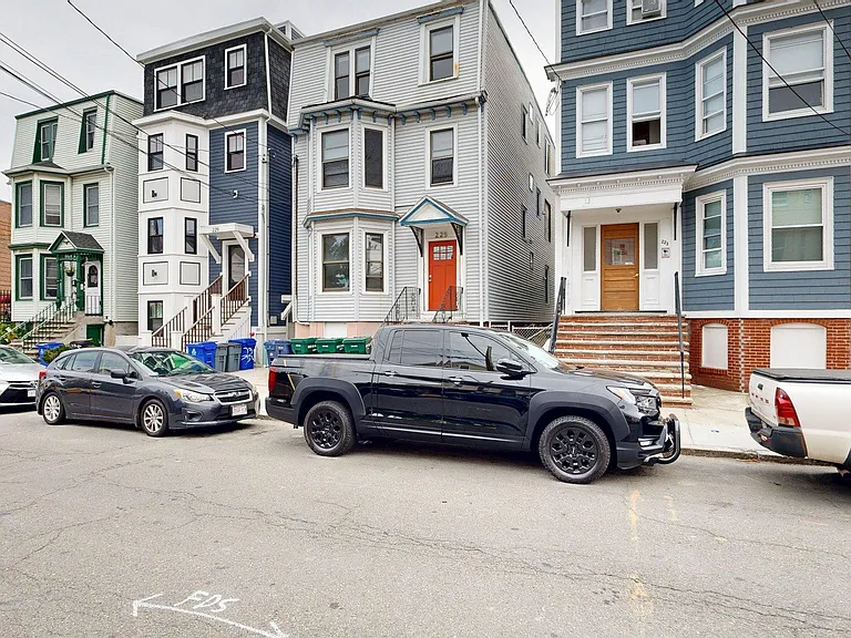 225 E Eagle St #1 — Photo 12