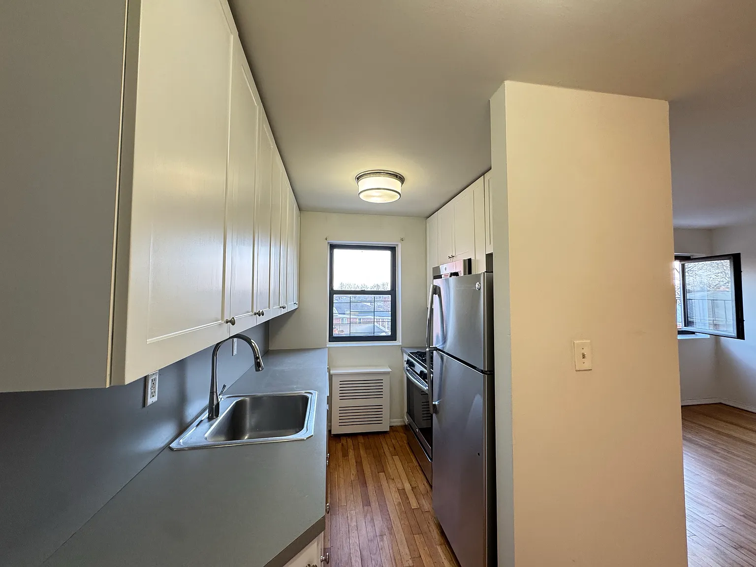 43rd Ave, Bayside — Photo 2