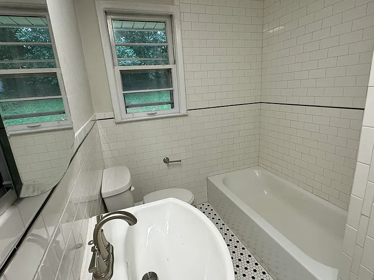 231 Candler Dr — Photo 5