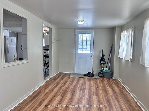 3rd image of 3 Northland Rd