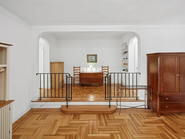 57 Park Terrace West image 4 of 11