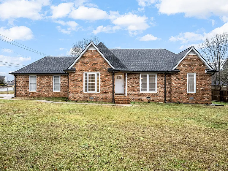 1015 Brinkley Rd — Photo 2