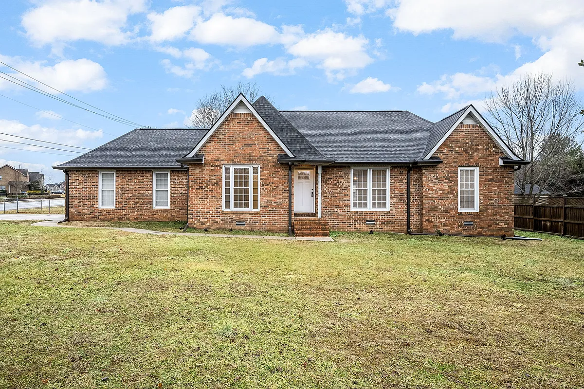 Building Photo - 1015 Brinkley Rd