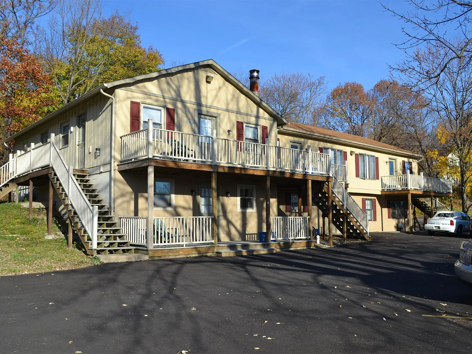 1610-12 Broadway — Photo 3