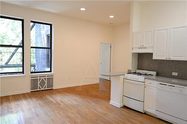 Rented by Peter Ashe | media 1