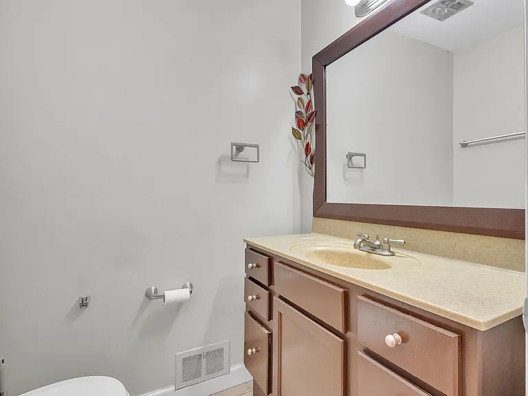 23520 Brandywynne St — Photo 25