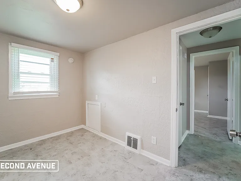 2210 Guffey Rd — Photo 15