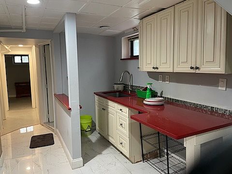 4th image of 8153 Utopia Pkwy #B