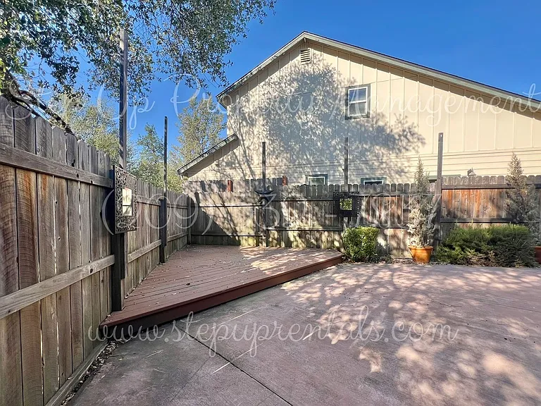 18 Cottage Ct — Photo 23