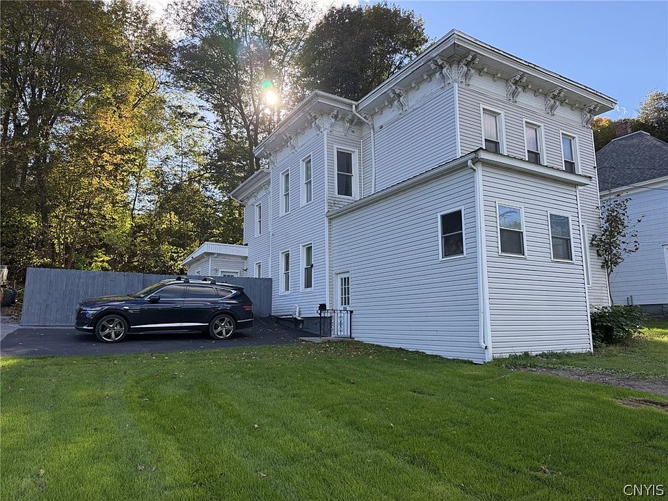 1st image of 205 W Main St