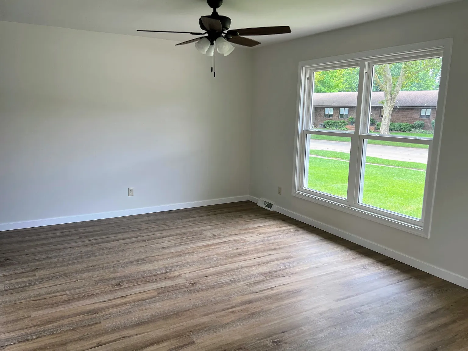 3 bed, 1553 sqft, $2,200 — Photo 2