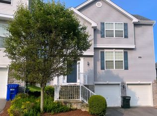 160 Sowers Dr, Hackettstown, NJ 07840