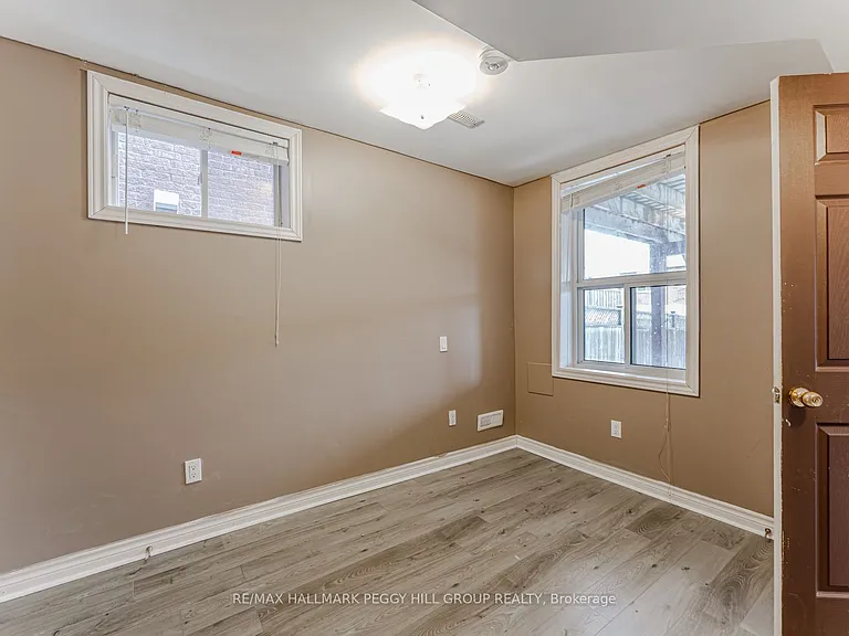 30 Jessica Dr #LOWER — Photo 8