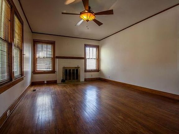 3rd image of 411 E Mississippi St