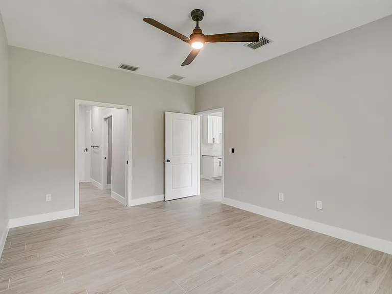 312 NW Baker Rd — Photo 9