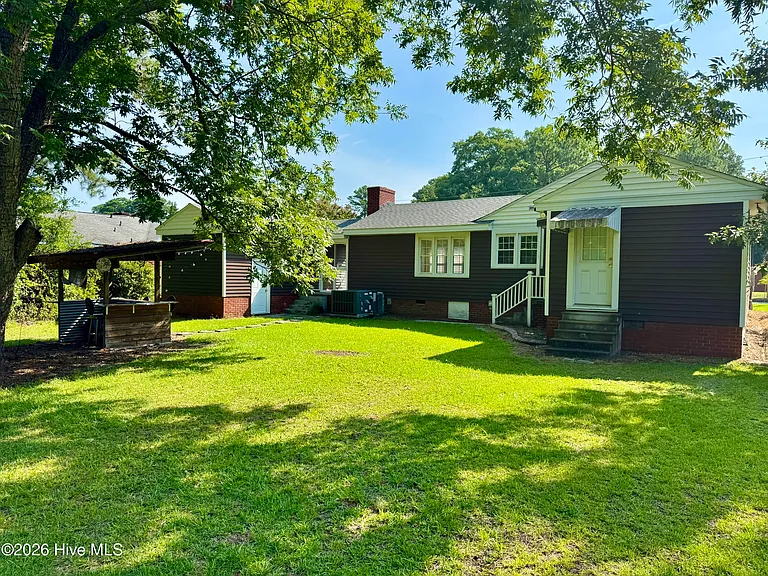 1717 S Elm St — Photo 3