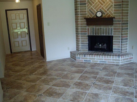 3rd image of 8127 Sweetgum Trace Dr