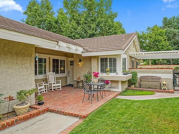 2nd image of 26024 Manzano Ct